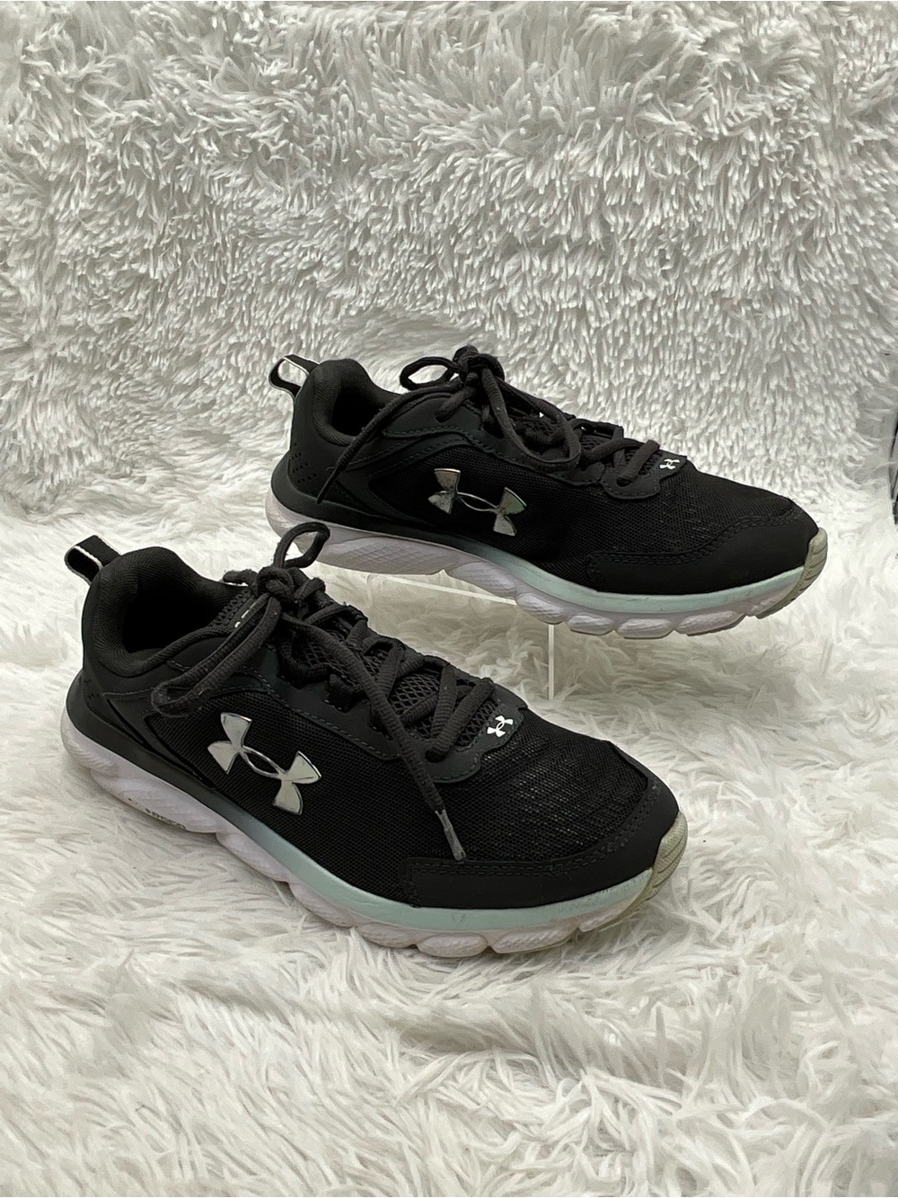 Under Armour Surge 4 Running Shoes Size 10 Black Mint Mesh Athletic Shoes